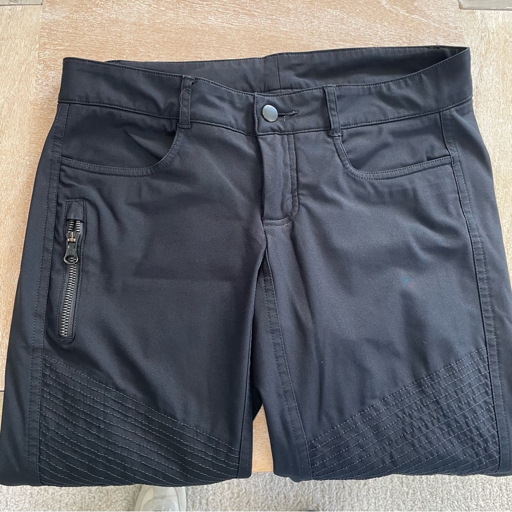 Lululemon Black Pants with Zipper Pocket and stitching detail